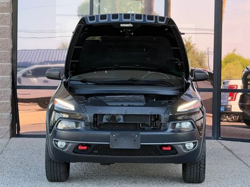 Used 2015 Jeep Cherokee Trailhawk w/ Leather Interior Group AWD/4WD image 21