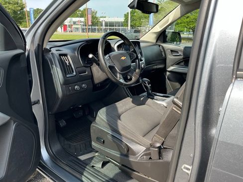 Used 2022 Chevrolet Colorado LT w/ LT Convenience Package AWD/4WD image 11