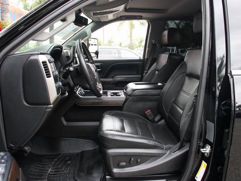 Used 2018 GMC Sierra 3500 Denali w/ Duramax Plus Package image 13