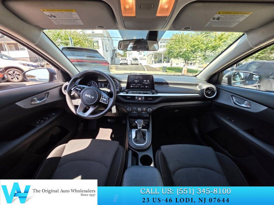 Used 2023 Kia Forte LXS w/ LXS Technology Package FWD image 15