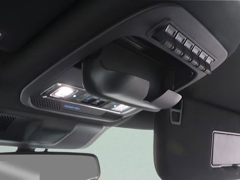 Used 2025 Ford F250 Platinum image 18