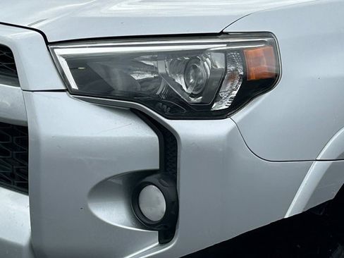 Used 2017 Toyota 4Runner SR5 image 10