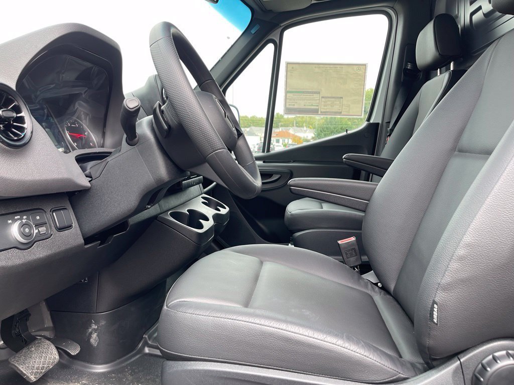 New 2025 Mercedes-Benz Sprinter 2500 image 9