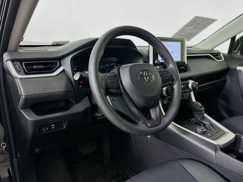 Certified 2025 Toyota RAV4 LE AWD/4WD image 9
