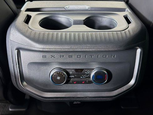 Used 2025 Ford Expedition Max Platinum AWD/4WD image 29