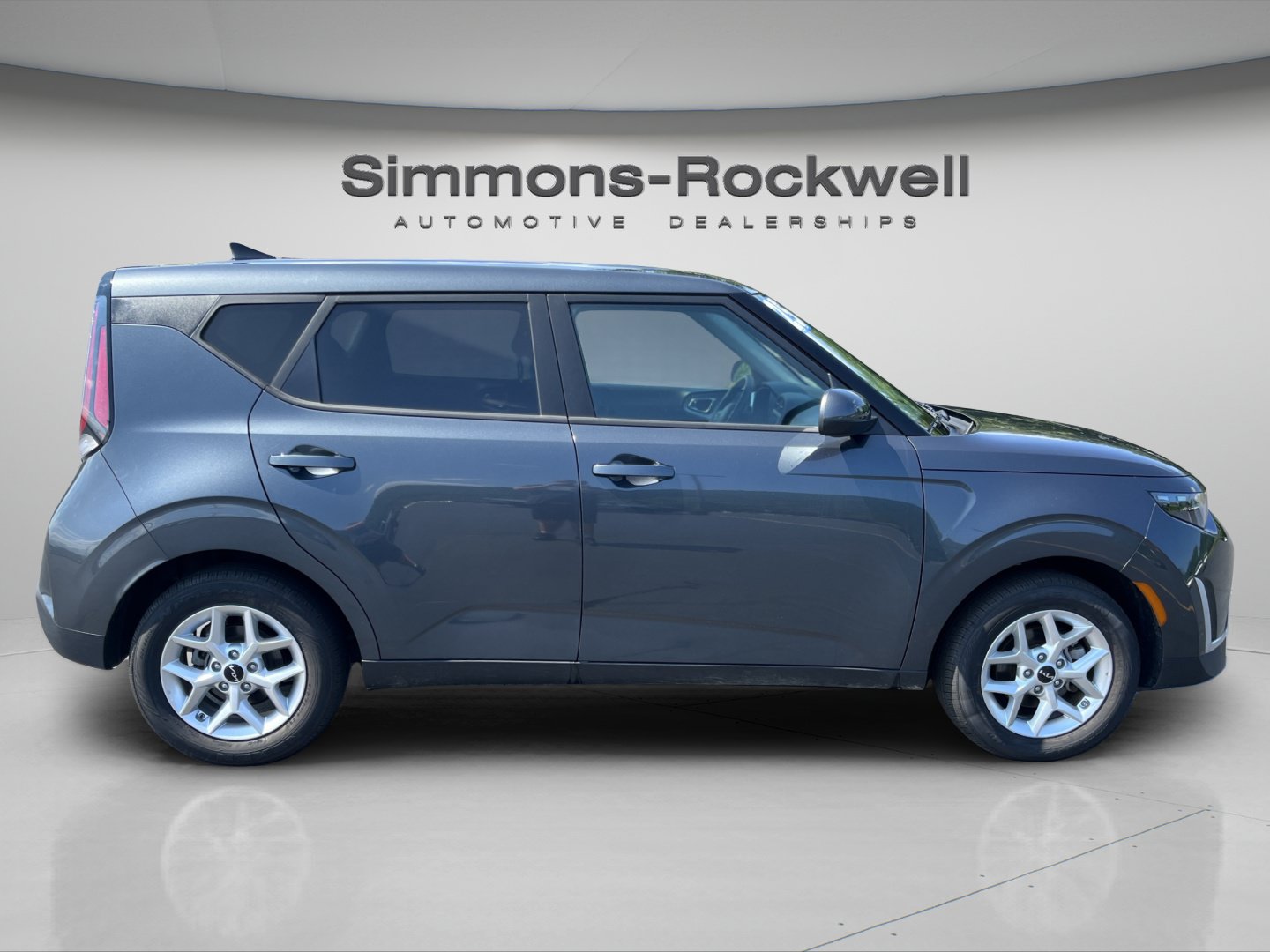Used 2025 Kia Soul LX w/ LX Technology Package FWD image 6