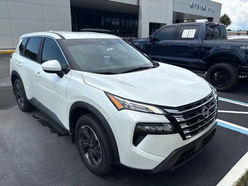 Used 2025 Nissan Rogue SV FWD image 1