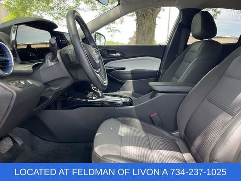 Used 2024 Chevrolet Trax LT w/ Driver Confidence Package FWD image 18