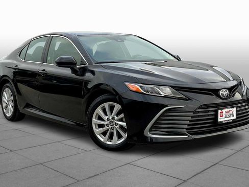 Used 2024 Toyota Camry LE FWD image 3