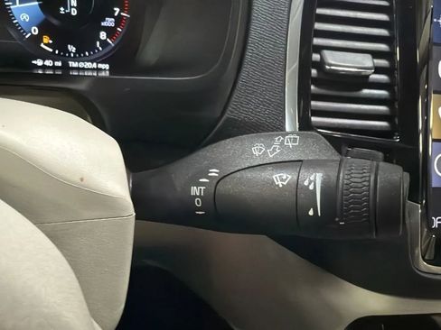 Used 2018 Volvo XC90 T6 Momentum w/ Momentum Plus Package image 13