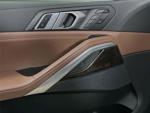 Certified 2023 BMW X6 xDrive40i w/ Executive Package image 18
