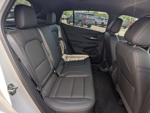 Used 2025 Buick Envista Sport Touring w/ Convenience I Package FWD image 10