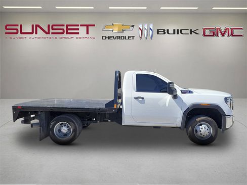 Certified 2024 GMC Sierra 3500 Pro w/ Convenience Package AWD/4WD image 3