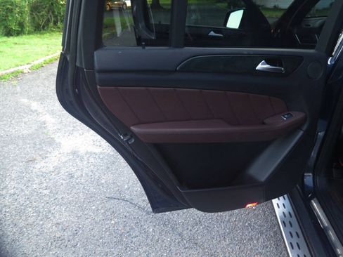 Used 2016 Mercedes-Benz GL 450 4MATIC image 17