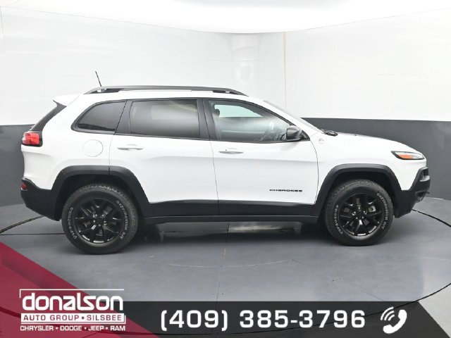 Used 2018 Jeep Cherokee Trailhawk w/ Quick Order Package 27L AWD/4WD image 2