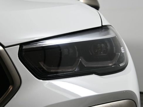 Certified 2023 BMW X6 M50i w/ Dynamic Handling Package image 11