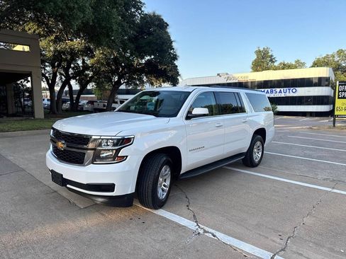 Used 2015 Chevrolet Suburban LT RWD image 2
