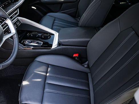 New 2025 Audi Q5 Premium image 11