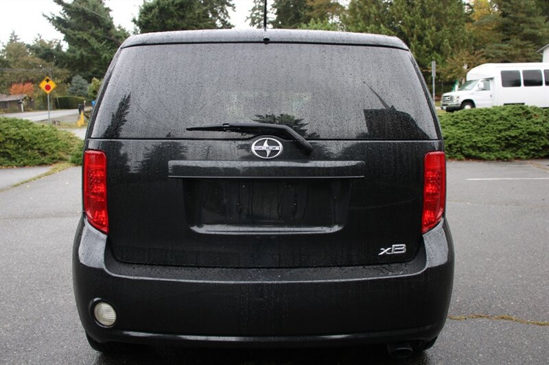 Used 2008 Scion xB FWD image 10