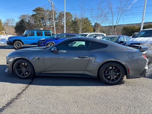 Used 2024 Ford Mustang Dark Horse image 5