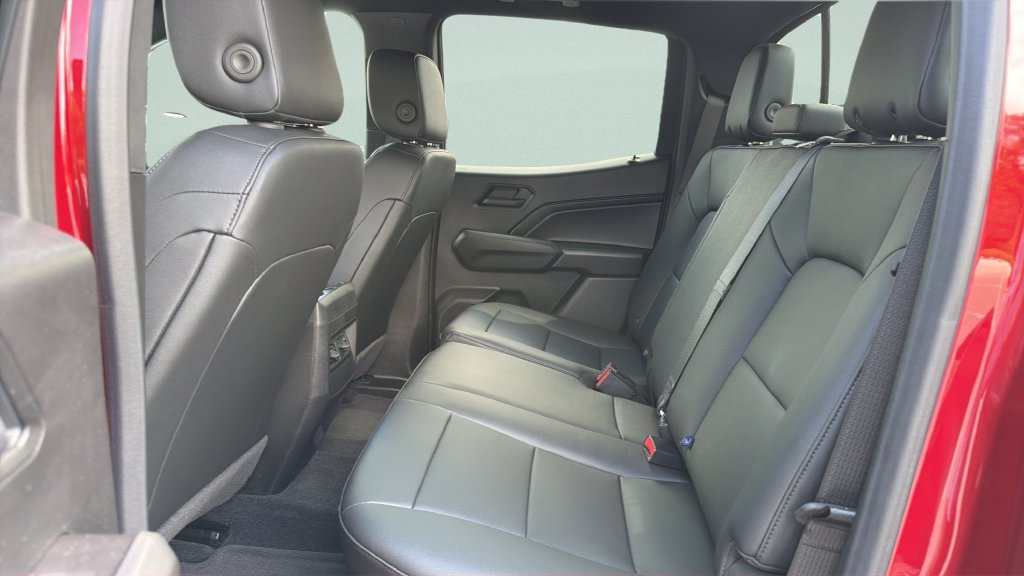 Used 2025 Chevrolet Colorado Trail Boss AWD/4WD image 33