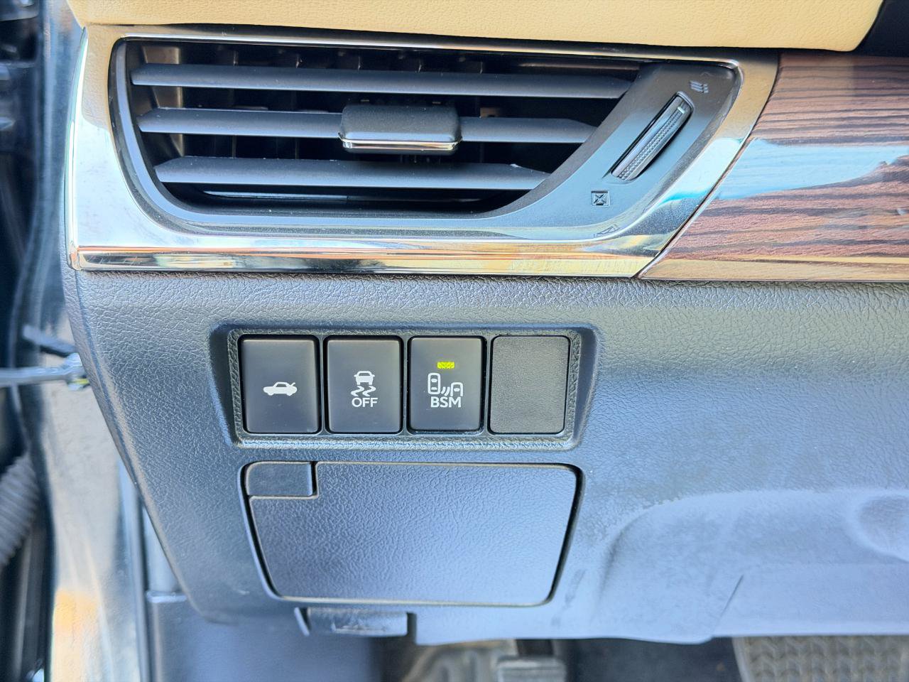 Used 2015 Toyota Avalon XLE Touring FWD image 18