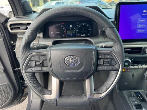 Used 2024 Toyota Tacoma Limited w/ Limited Package (LT) AWD/4WD image 19