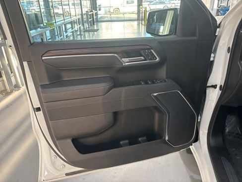 Used 2025 GMC Sierra 1500 SLT AWD/4WD image 15