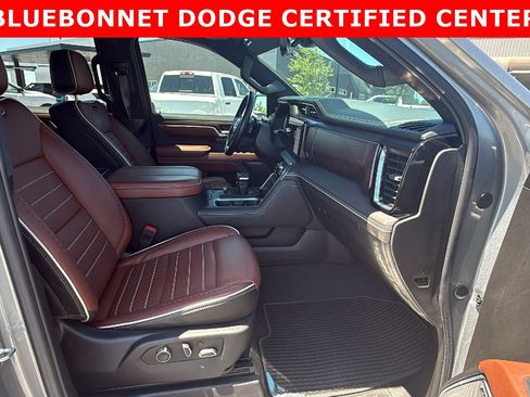 Used 2024 GMC Sierra 1500 Denali Ultimate AWD/4WD image 32