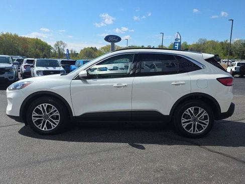 Certified 2022 Ford Escape SEL w/ Technology Package AWD/4WD image 4