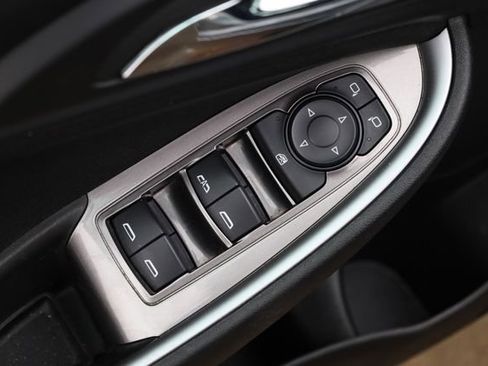 Used 2023 Chevrolet Malibu LT image 13