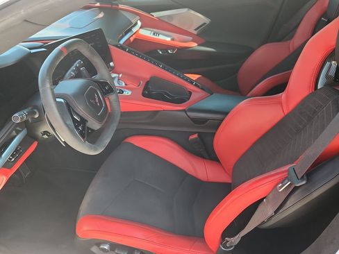 Used 2023 Chevrolet Corvette Stingray Premium Cpe w/ Z51 Performance Package RWD image 17