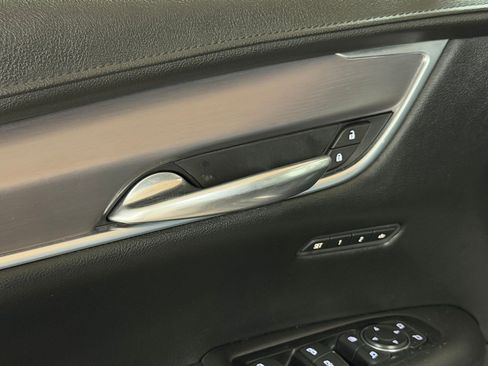 Used 2018 Cadillac XT5 Luxury w/ Driver Awareness Package FWD image 35