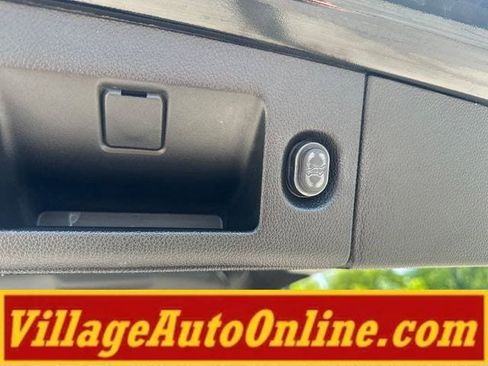 Used 2020 Cadillac Escalade ESV Premium Luxury AWD/4WD image 48