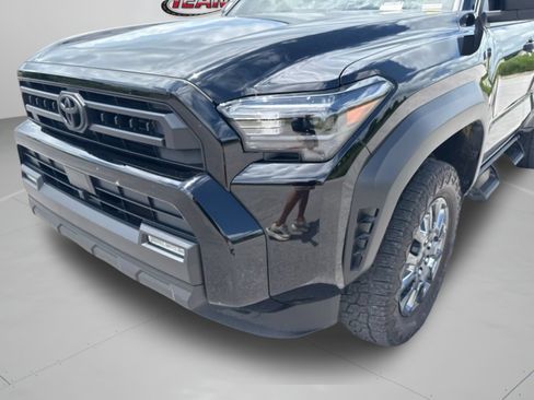 Certified 2025 Toyota 4Runner SR5 AWD/4WD image 28