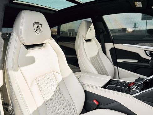 Used 2021 Lamborghini Urus image 36