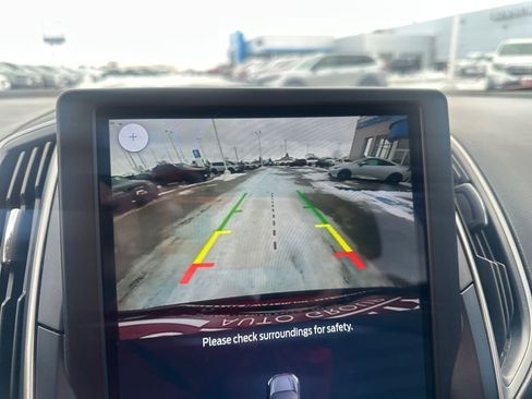 Used 2022 Ford Edge SEL w/ Convenience Package image 6