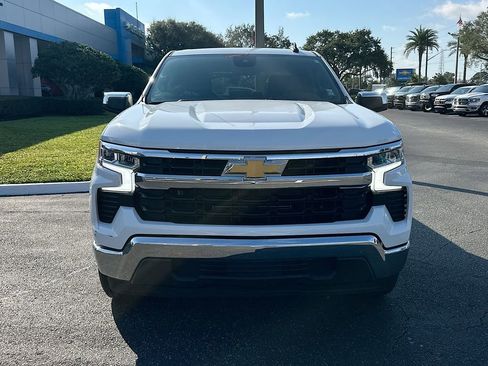 Used 2022 Chevrolet Silverado 1500 LT image 2