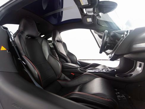 Used 2022 McLaren GT image 30