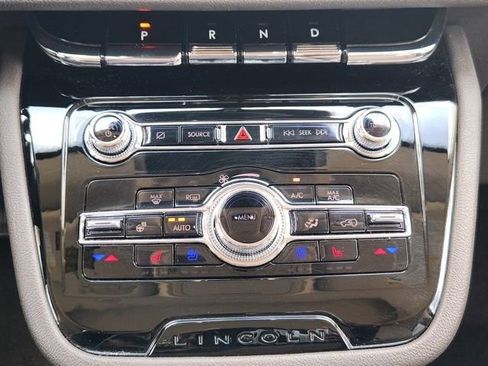 Used 2022 Lincoln Corsair Reserve w/ Equipment Group 201A FWD image 17