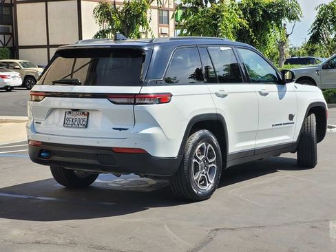 Used 2023 Jeep Grand Cherokee Trailhawk AWD/4WD image 5