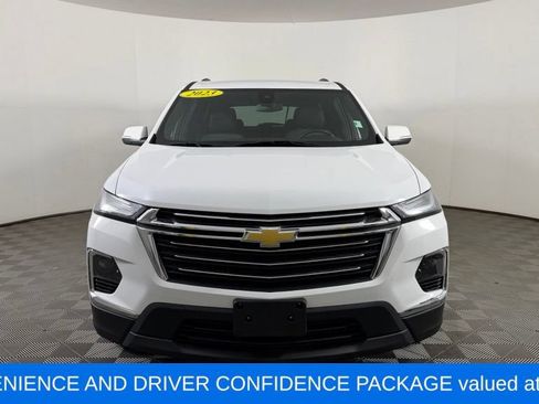 Used 2023 Chevrolet Traverse LT FWD image 2