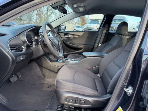 Used 2023 Chevrolet Malibu LT image 34