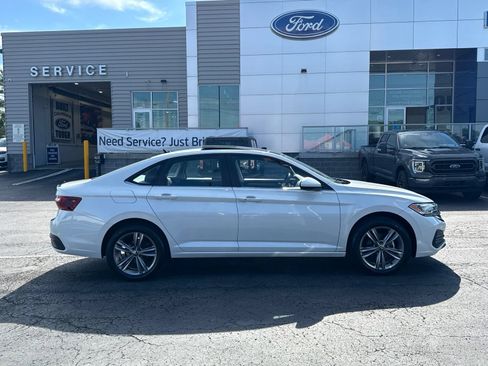 Used 2023 Volkswagen Jetta SE FWD image 14