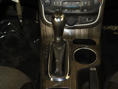 Used 2015 Chevrolet Malibu LT w/ Power Convenience Package FWD image 25
