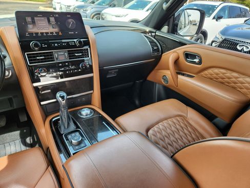 Certified 2024 INFINITI QX80 Sensory w/ Cargo Package AWD/4WD image 14