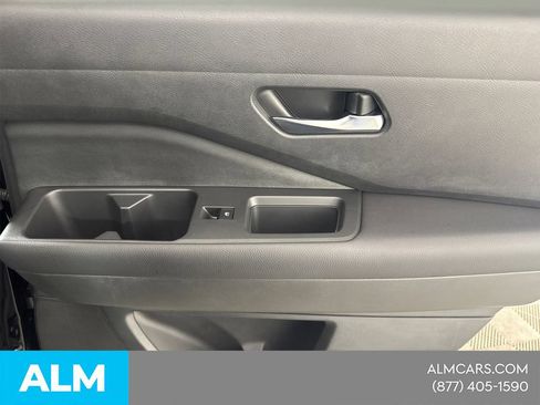 Used 2022 Nissan Pathfinder SV FWD image 19