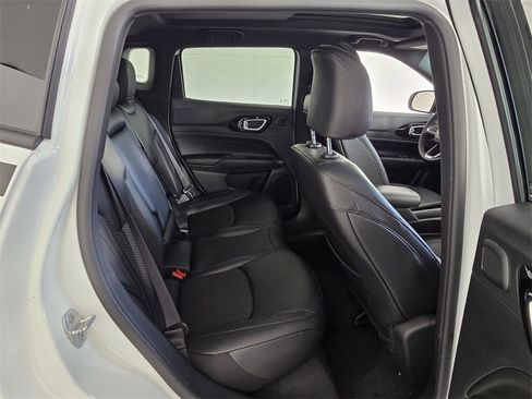 New 2026 Jeep Compass Latitude image 16