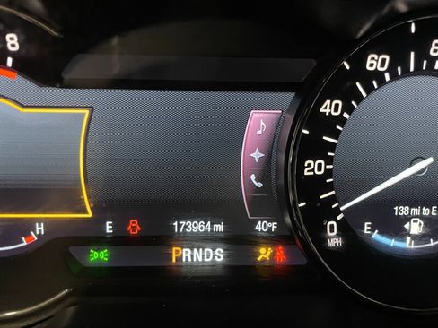 Used 2013 Lincoln MKZ image 4