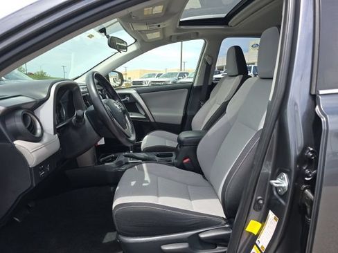 Used 2016 Toyota RAV4 XLE FWD image 11